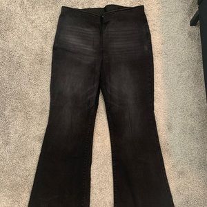 Knox Rose women size 16 flared, elastic waist black jeans. Worn once!